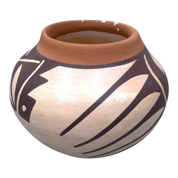 Vtg Native American Pottery Stella Teller Isleta Bird Desert 4" Tall Signed READ - Picture 7 of 7